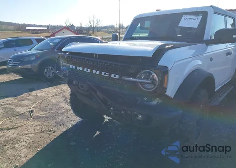 2023 Ford Bronco Wildtrak z USA, uszkodzony, nr VIN 1FMEE5DP4PLB30699